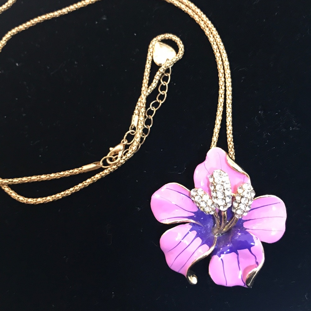 Betsy Jonhson necklace/pin hibiscus flower